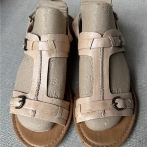 Clarks Nude Reida Madalyn Leather Low Heel Sandal Size 7 NWT